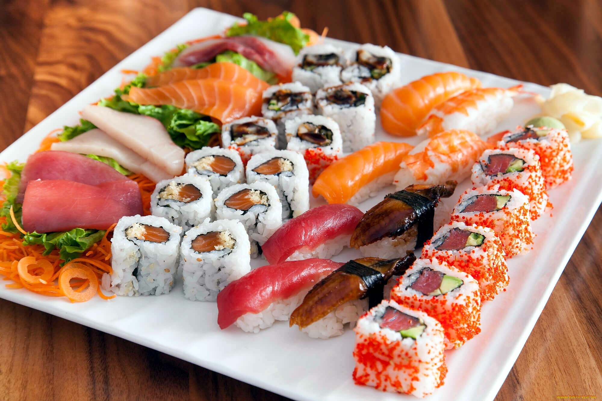 Фото вкусных ролл. Суши и роллы и сасими Японии. Суши сашими роллы разница. Вкусные роллы. Вкусная еда роллы.